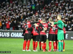 包含甘冈客场逼平南特，积分稳步上升的词条